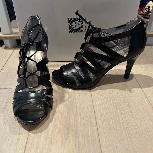 Anne Klein Women's Black Leather Back Zip Caged Gladiator Heeled Sandal - Picture 1 of 7
